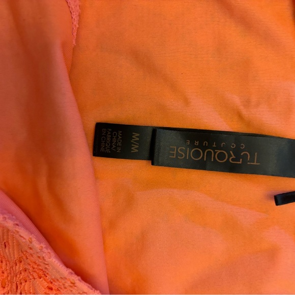 Bikini - Picture 2 of 3